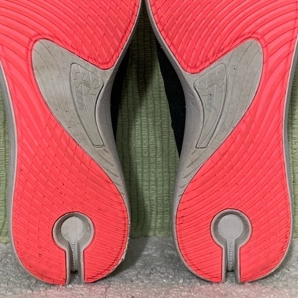 Under Armour Womens Black Sway Athletic Running Low Sneaker Shoes - Size US 9 - Picture 11 of 12